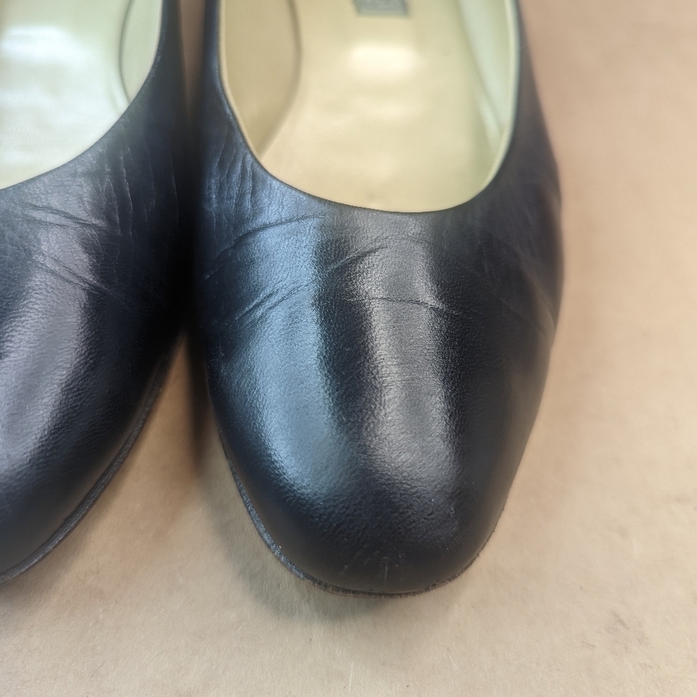 Gucci women's sz 7B black leather classic 1" heel loafer flats.Gucci Gold inter - Picture 5 of 13